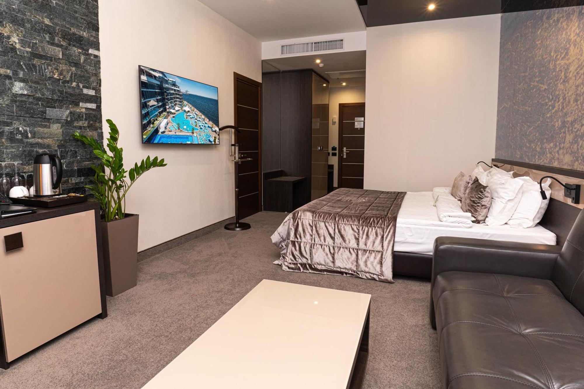 Nemo & Hotel 5*